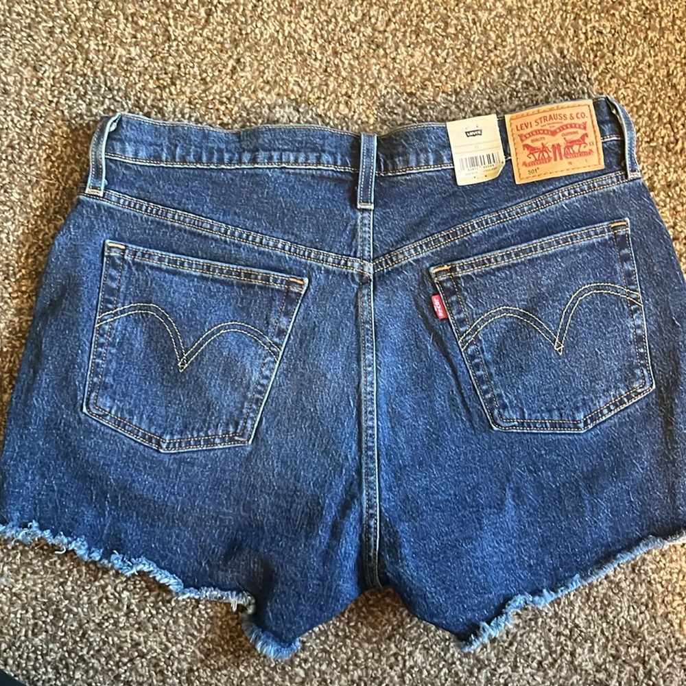 Levi’s 501 Shorts - Picture 6 of 16